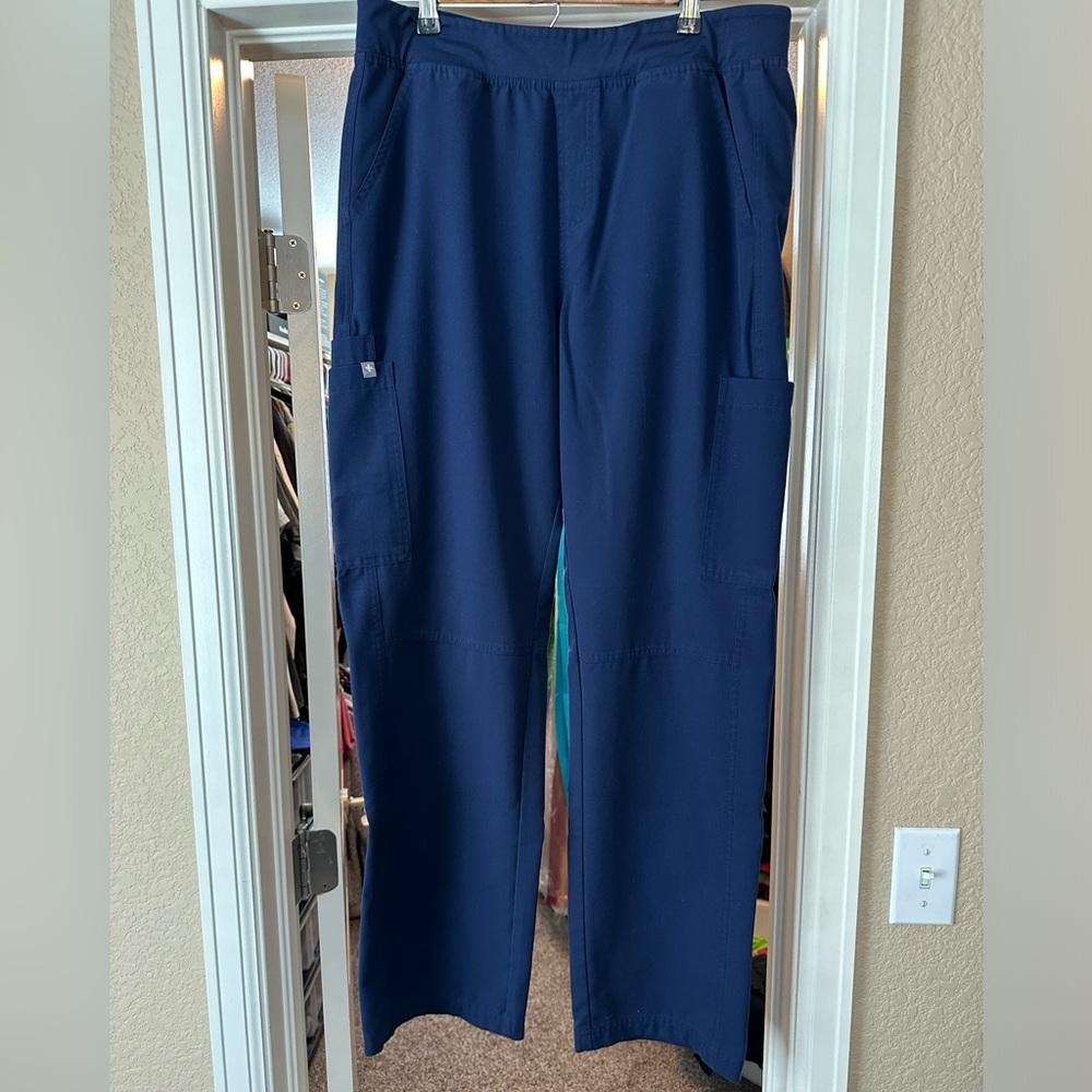 Men’s L FIGS technical collection pants navy blue